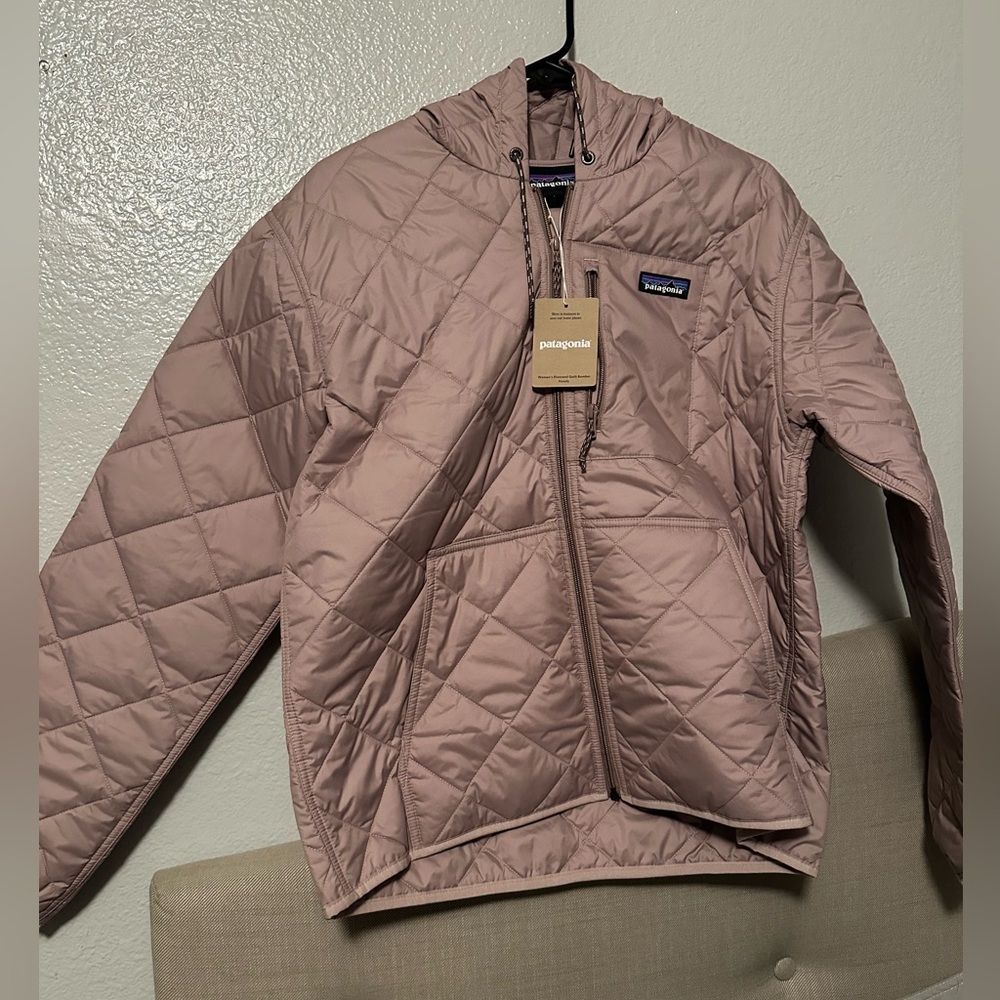 NWT- Patagonia Women's Diamond Quilted Bomber Hoody Stingray Mauve